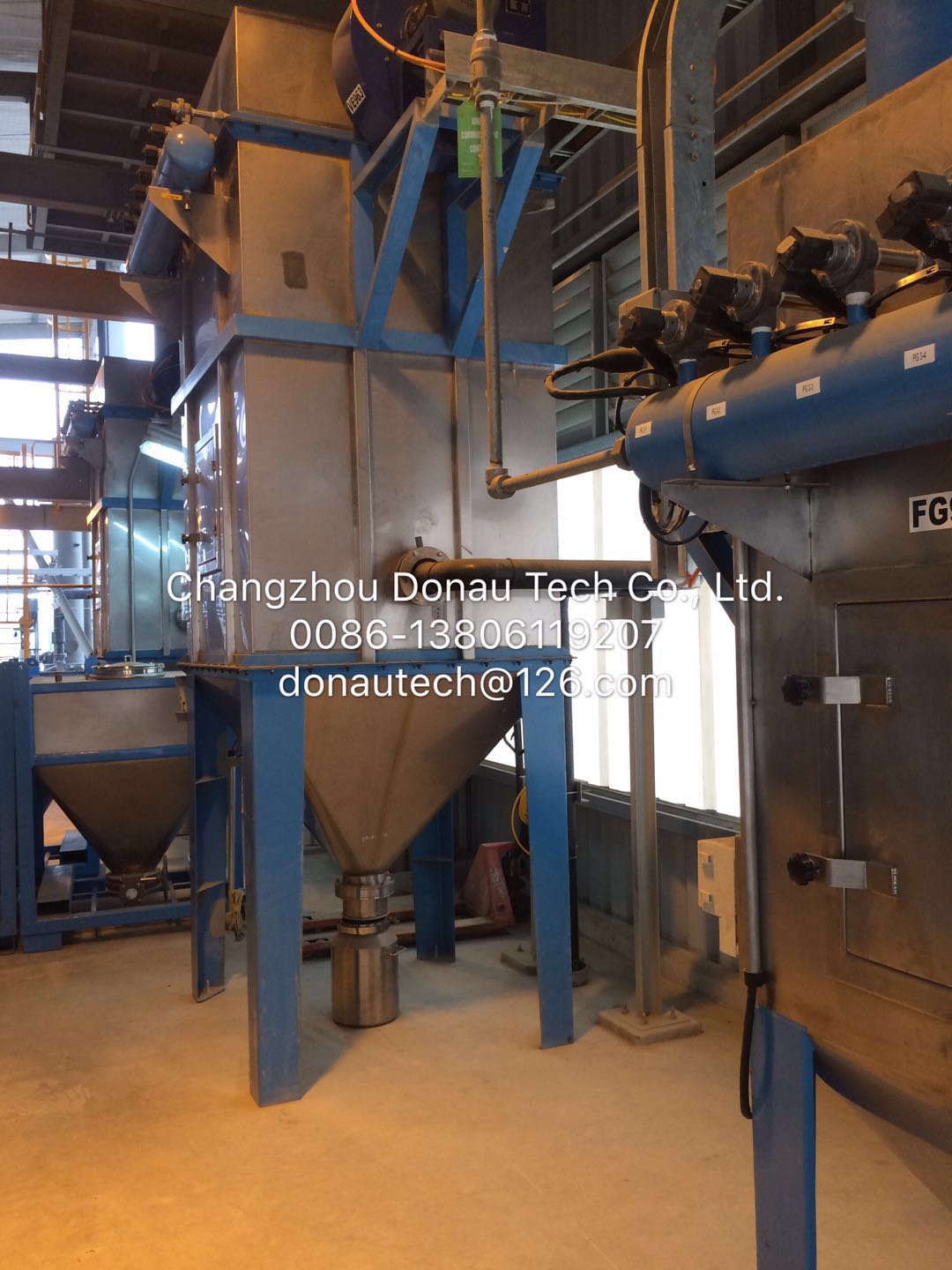 Fluidized bed coating system